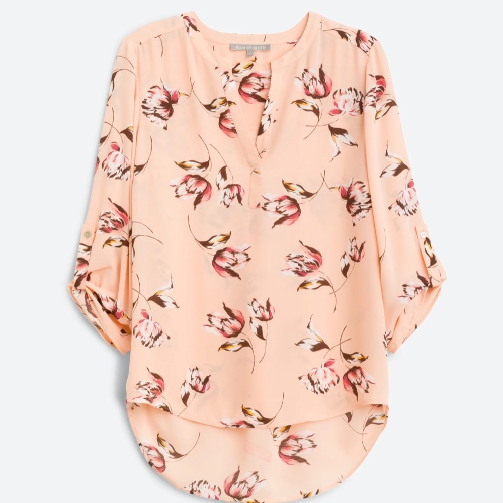 DANIEL RAINN
Koda Split Neck Blouse‎